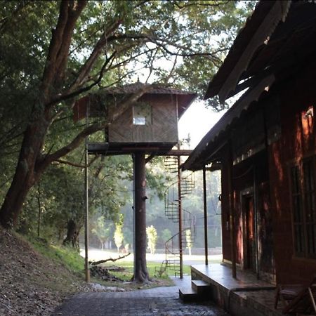 Elephant Valley Resort Pulpally Exterior foto